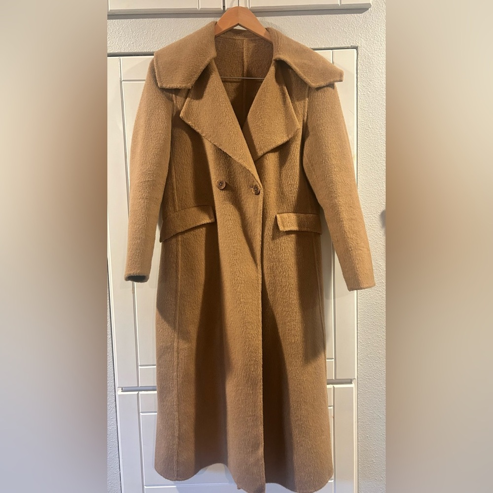 Elegant Camel hair & Wool Women's Coat.